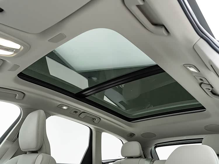 40万豪华SUV怎么选？沃尔沃XC60和奥迪Q5L谁更懂生活？