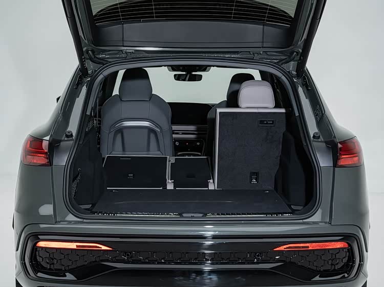 40万豪华SUV怎么选？沃尔沃XC60和奥迪Q5L谁更懂生活？