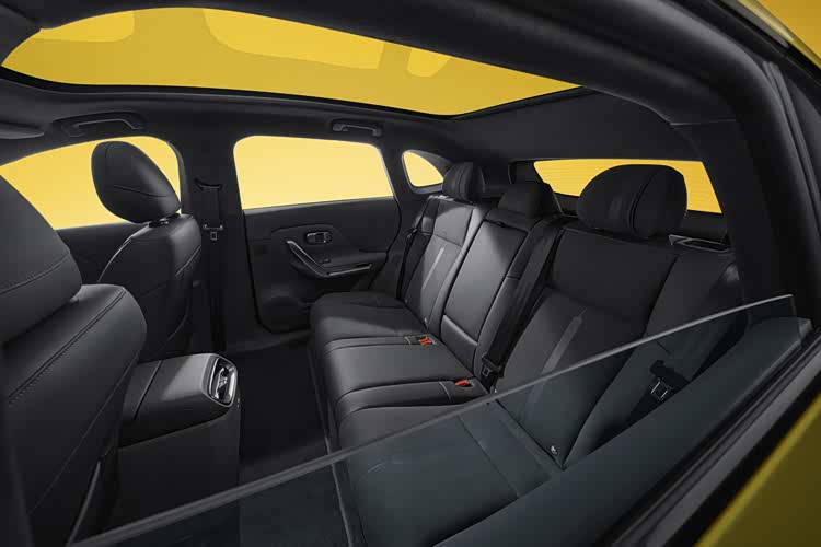 10万就能买到的后驱轿跑，零跑做出来了